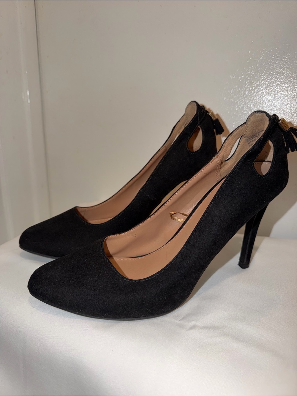 Classic Black Suede Round Pointed-Toe High Heels